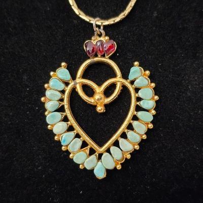 Beautiful vintage gemstone pendant with Monet gold toned necklace