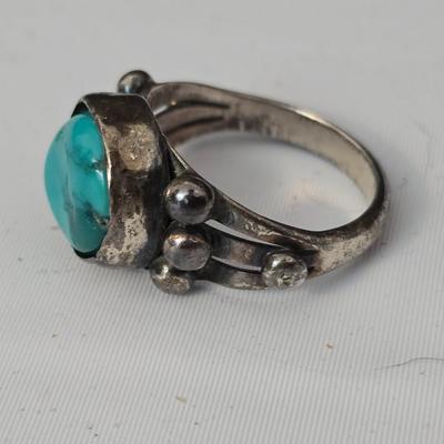 Sterling ring with a pair of earings