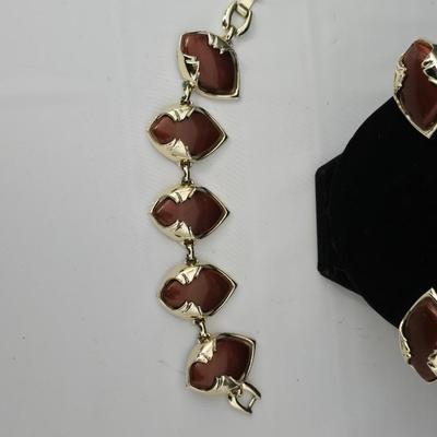 Beautiful Vintage Bracelet, Necklace and earrings - Gold Tone Metal with Brown Thermoset Leaves