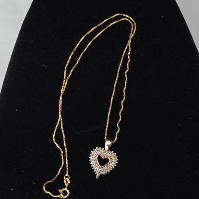 .925 heart pendant with ,925 Italy marked chain