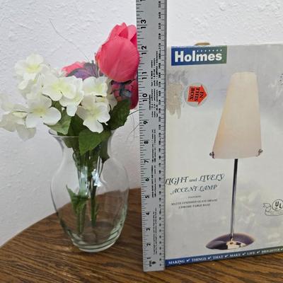 25" Oak claw foot side table with brand new table lamp and a vase with faux flowers