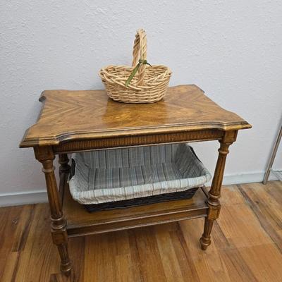 Mid 20th Century Drexel Heritage End Table with baskets