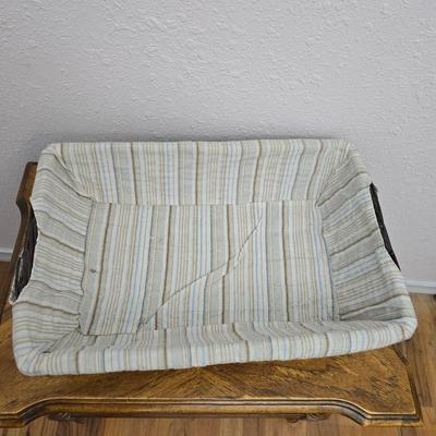 Mid 20th Century Drexel Heritage End Table with baskets