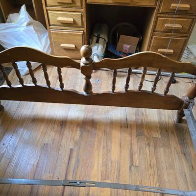 Full sized bed - headboard - Footboard - rail system with boxsprings