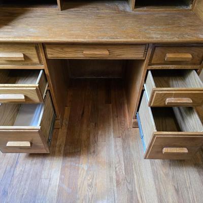 Nice roll top desk