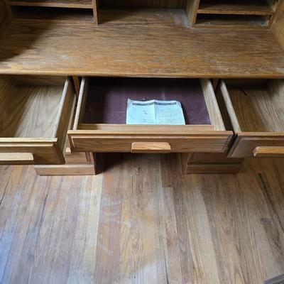 Nice roll top desk