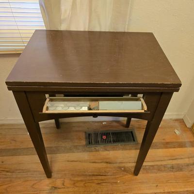Pfaff 90 sewing machine in sewing machine cabinet with accessories - powers on and runs!