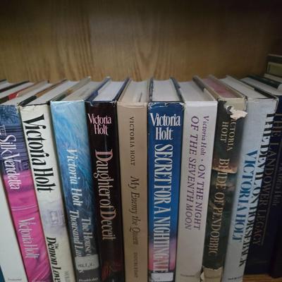Hardback books - Valley of horses - Judas kiss - Centennial - lots of Silvia Browne and Sandra Brown