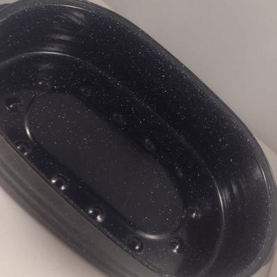 Enameled Graniteware Covered Roasting Pan