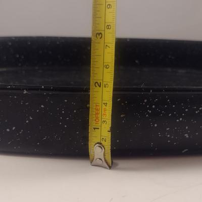Enameled Graniteware Covered Roasting Pan