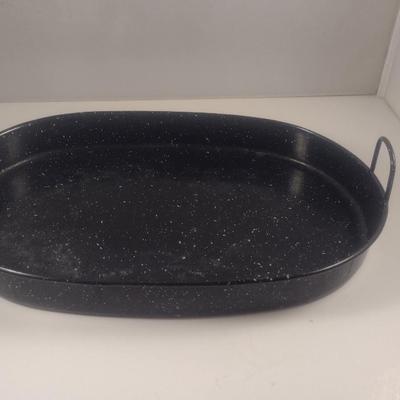 Enameled Graniteware Covered Roasting Pan