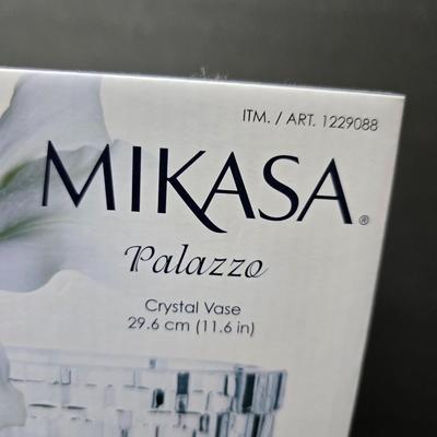 Beautiful new in box Mikasa Palazzo Crystal vase 11.6" tall with nearly matching large bowl