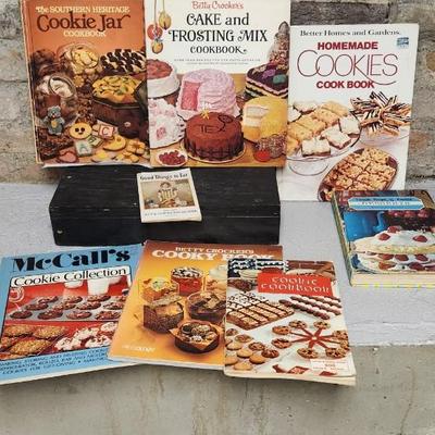 Sale Photo Thumbnail #140: Excellent lot of cookie cookbooks....vintage