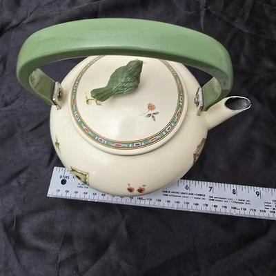 Birdhouse themed metal tea pot with four bird themed mugs - a metal tea pot trivet and a tea strainer