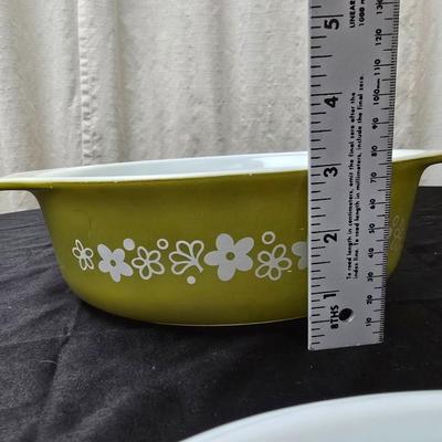 1970s Pyrex Spring Blossom Pattern 1.5 Qt Casserole Dish with Cover