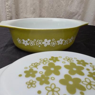 1970s Pyrex Spring Blossom Pattern 1.5 Qt Casserole Dish with Cover