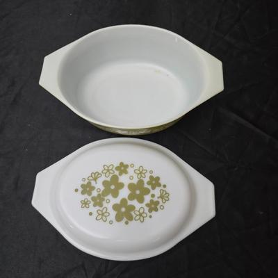 1970s Pyrex Spring Blossom Pattern 1.5 Qt Casserole Dish with Cover