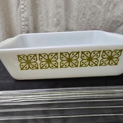 Vintage Green Verde Pyrex 1.5 qt. Casserole Dish with Lid 503-C