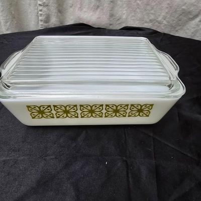 Vintage Green Verde Pyrex 1.5 qt. Casserole Dish with Lid 503-C