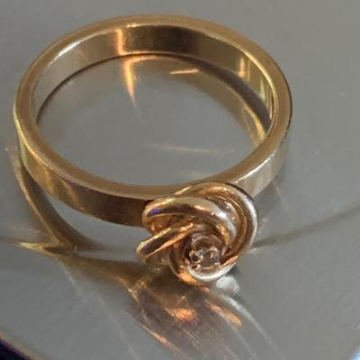 14k Yellow Gold Ring - 4.5 grams size 7