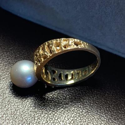 14k Yellow Gold Ring - 3.4 Grams size 4