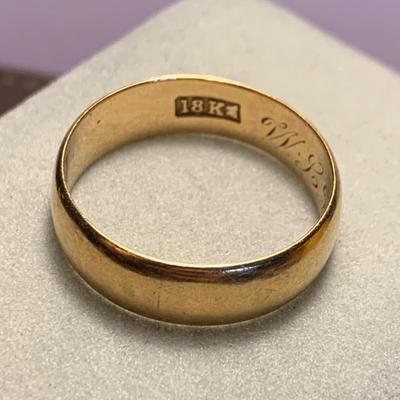 14k Yellow Gold Band / Ring - 4.8 grams size 8.5