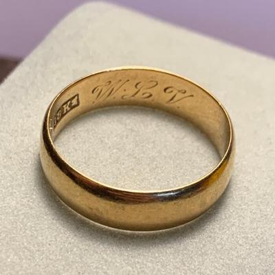 14k Yellow Gold Band / Ring - 4.8 grams size 8.5