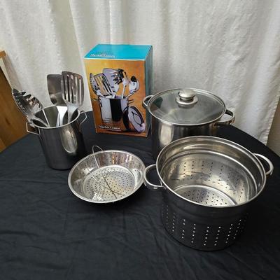Market Centre utensil set with nice strainer pan