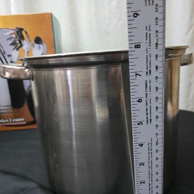 Market Centre utensil set with nice strainer pan