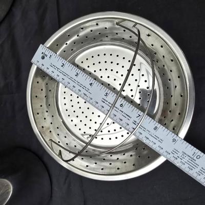 Market Centre utensil set with nice strainer pan