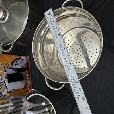 Market Centre utensil set with nice strainer pan