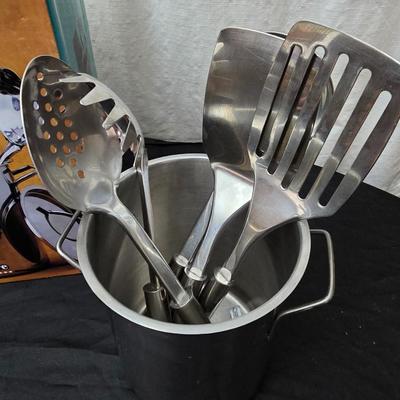 Market Centre utensil set with nice strainer pan