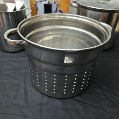 Market Centre utensil set with nice strainer pan