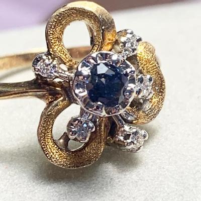 14k Yellow Gold Ring - 4.3 grams size 6