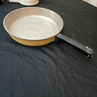 Perfect kitchen accessories for the camper! small coffee pot, cast iron frying pan, water thermos, egg organization and more