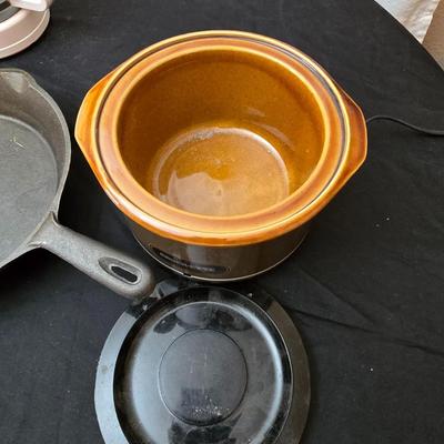 Perfect kitchen accessories for the camper! small coffee pot, cast iron frying pan, water thermos, egg organization and more