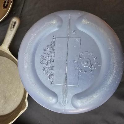 Perfect kitchen accessories for the camper! small coffee pot, cast iron frying pan, water thermos, egg organization and more