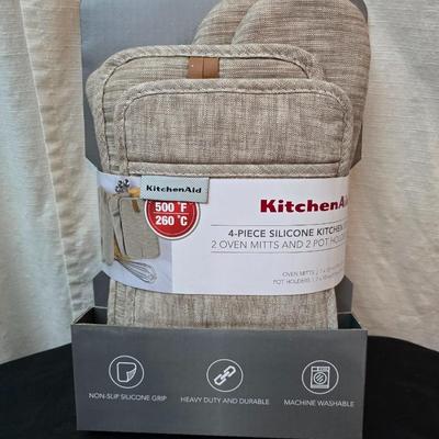 Brand new Kitchen accessories - utensils - Christmas themed oven mitts - table cloth - Drying mat - Kitchen aid silicone oven mitts
