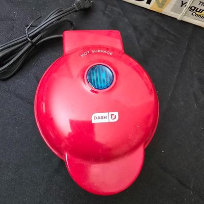 Salton Yogurt maker - one serving sandwich maker - and one serving waffle maker