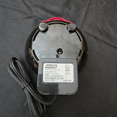 Salton Yogurt maker - one serving sandwich maker - and one serving waffle maker