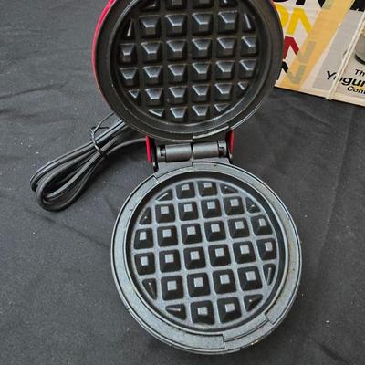 Salton Yogurt maker - one serving sandwich maker - and one serving waffle maker