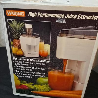Betty Crocker micro food processor with Waring High performance Juice extractor
