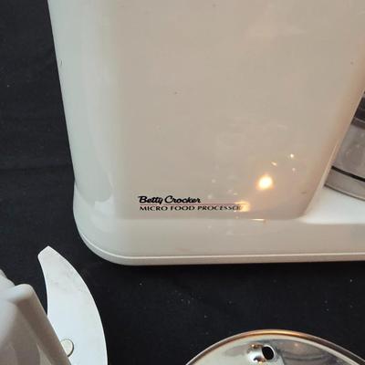 Betty Crocker micro food processor with Waring High performance Juice extractor