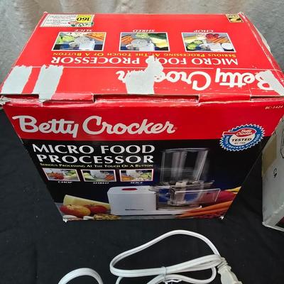 Betty Crocker micro food processor with Waring High performance Juice extractor
