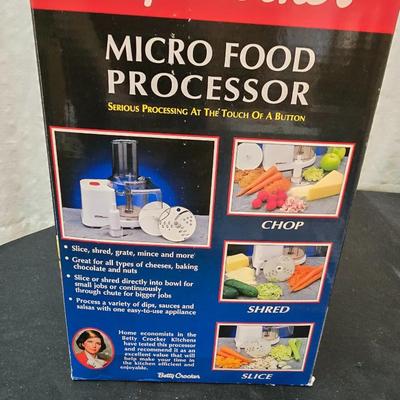 Betty Crocker micro food processor with Waring High performance Juice extractor