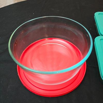 Pyrex glass lidded food storage containers