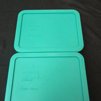Pyrex glass lidded food storage containers