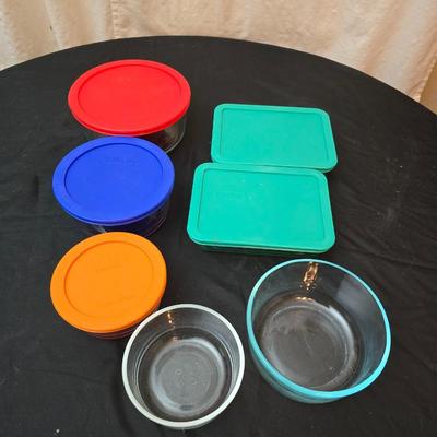 Pyrex glass lidded food storage containers