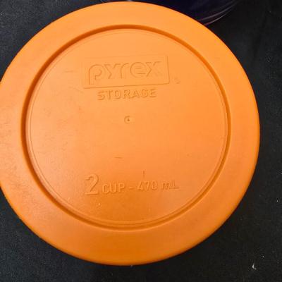 Pyrex glass lidded food storage containers