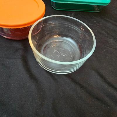 Pyrex glass lidded food storage containers